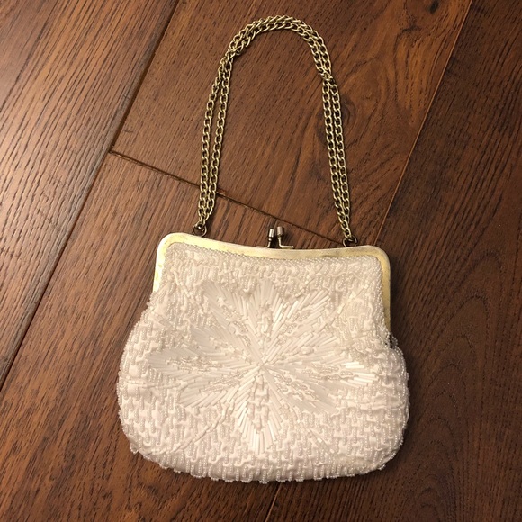Handbags - White beaded clasp purse with gold detail